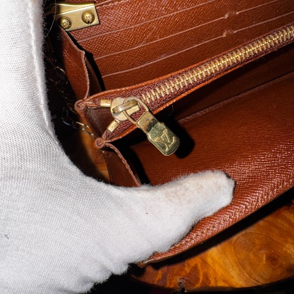 Louis Vuitton vintage Sarah wallet monogram converted authentic - Picture 8 of 17